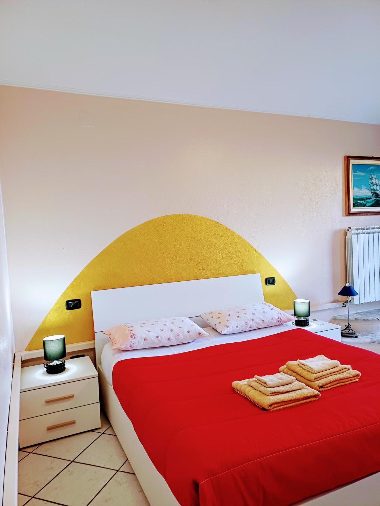 Monti E Mare Bed and Breakfast Lanusei Eksteriør billede